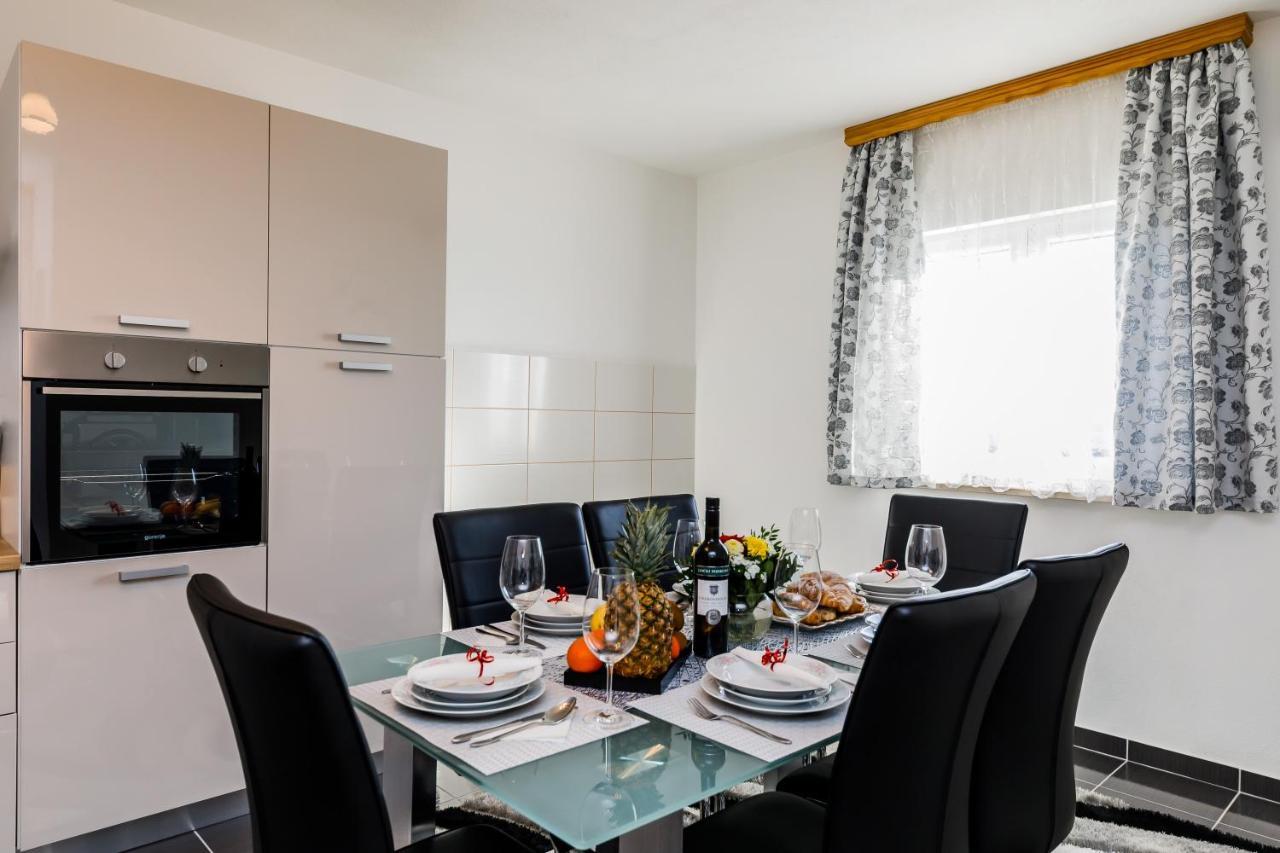Villa Lamarin Kaštela Kültér fotó